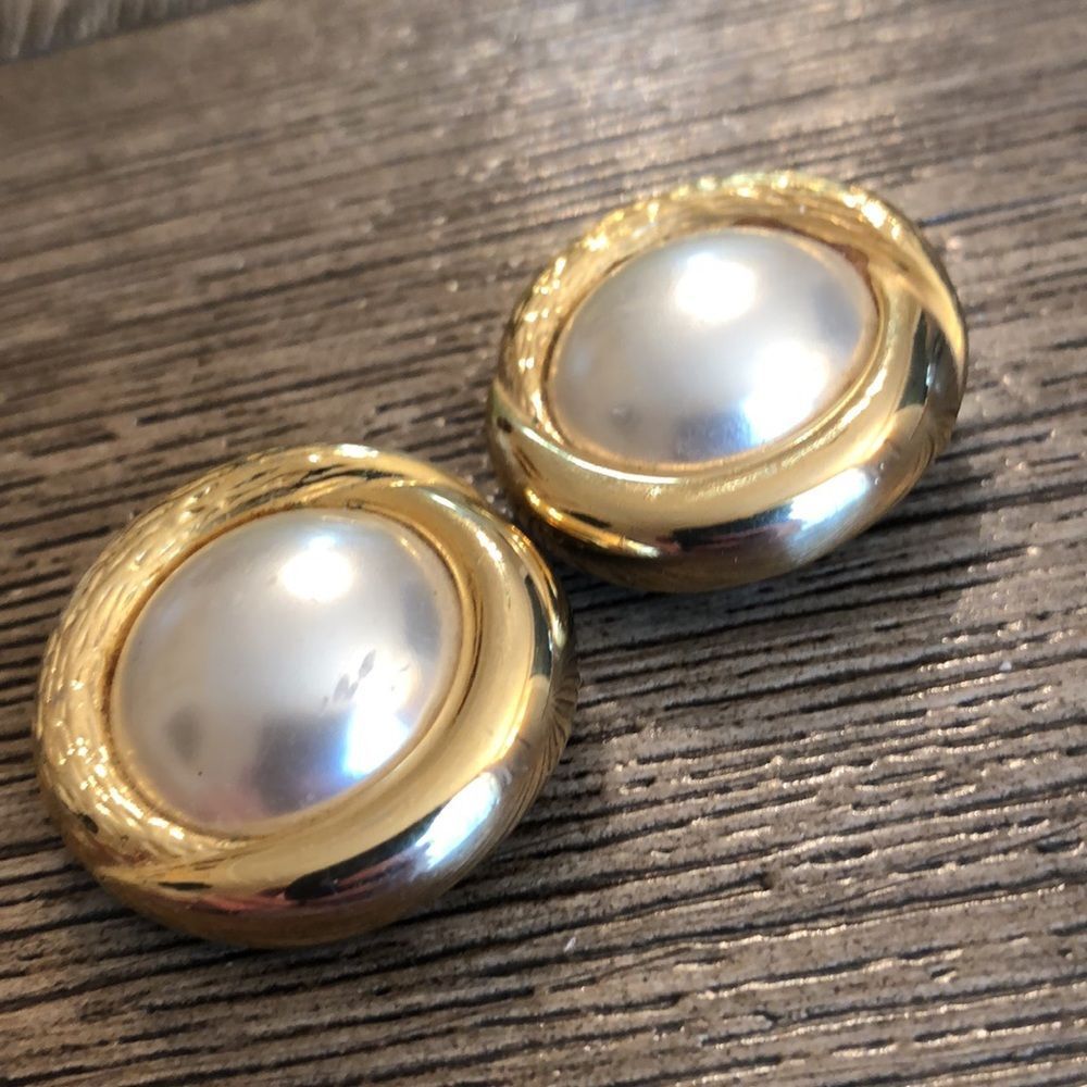 Vintage Goldtone & Faux Pearl Shoe Clips - Picture 11 of 12
